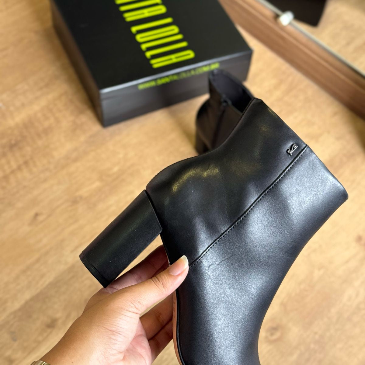 Bota Coturno Santa Lolla Couro Nobre Soft Bico Fino Salto Bloco 07EF.5167.040F