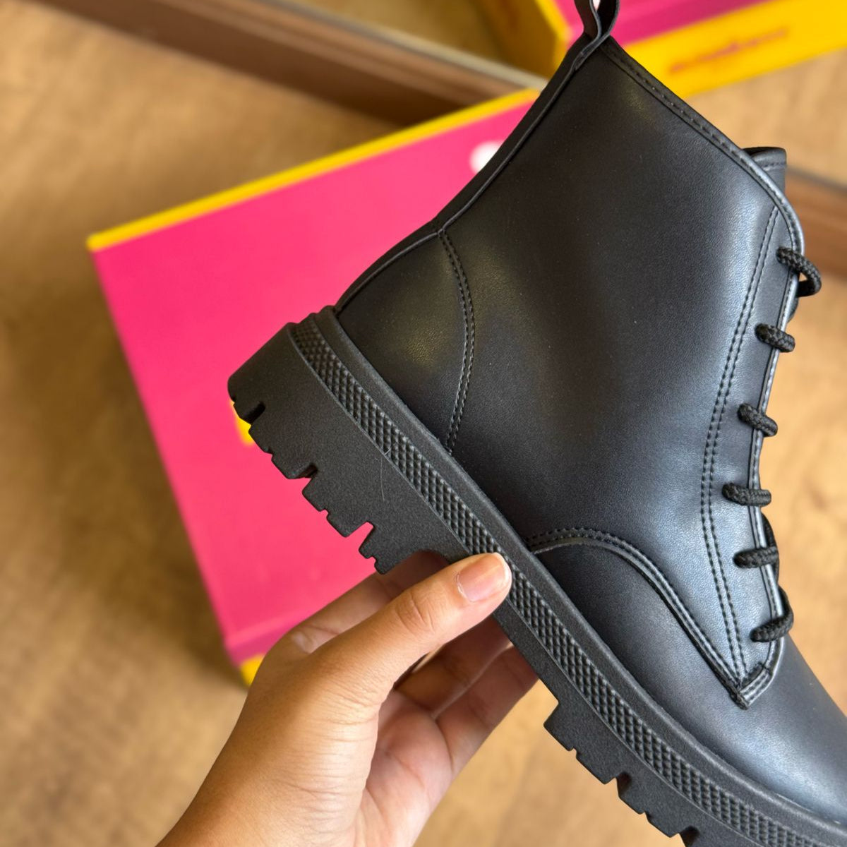Bota Coturno Moleca Cano Médio Tratorado 5344.101
