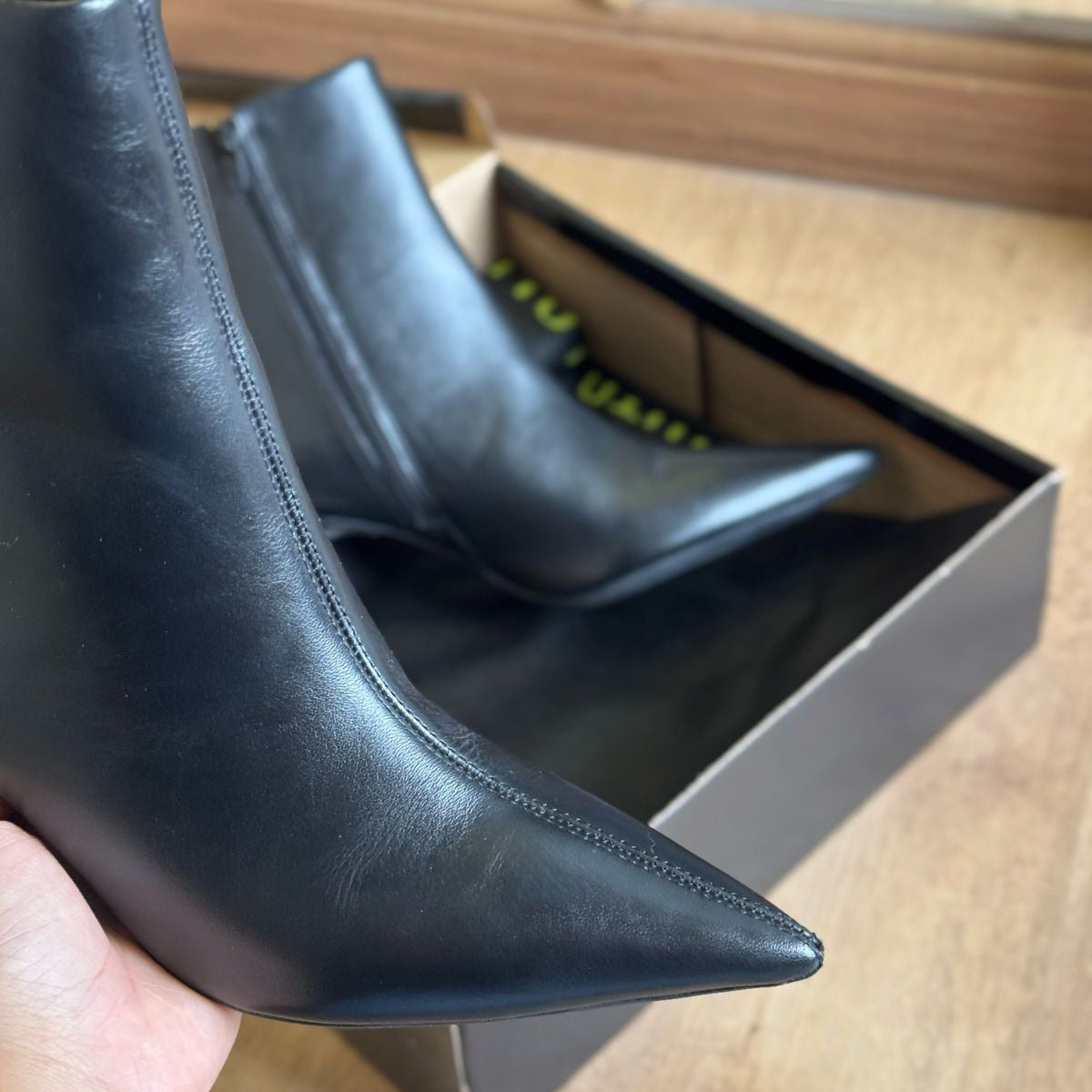 Bota Santa Lolla Couro Nobre Soft Cano Curto Bico Fino 06E2.3F46.040F